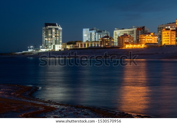 ヤクーツク市の新地区 サハ共和国 ロシアの建築 レナ川の街の夜景パノラマ の写真素材 今すぐ編集