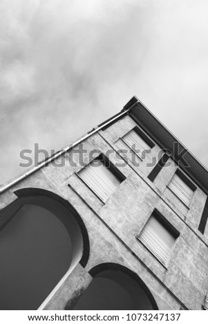 Similar – Foto Bild Stürzende Linien Haus