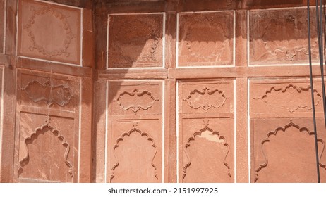 architecture of Taj Mahal complex , Taj Mahal is famous for Own beauty and one of the wonders of the world.