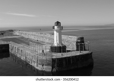 Ardrossan Harbour Lighthouse Scotland Stock Photo 356200412 | Shutterstock