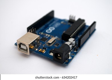 Arduino On White Background Stock Photo 634202417 | Shutterstock