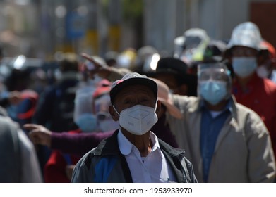 Arequipa, April 11, 2021: Citizens Approach The Voting Centers In The Peruvian Electoral Elections, In Some Places Long Lines Formed