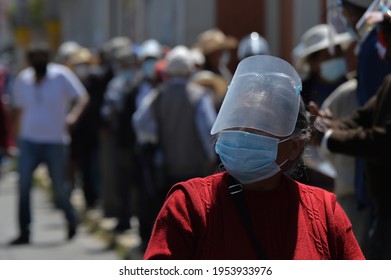 Arequipa, April 11, 2021: Citizens Approach The Voting Centers In The Peruvian Electoral Elections, In Some Places Long Lines Formed