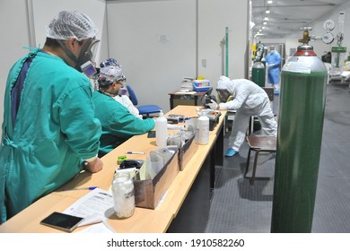 Arequipa February 1, 2021: Doctors Wait For Covid Patients In The Temporary Care Center Of Hospital Honorio Delgado