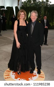 Arianna Huffington And Bill Maher At The 2007 Vanity Fair Oscar Party. Mortons, West Hollywood, CA. 02-25-07