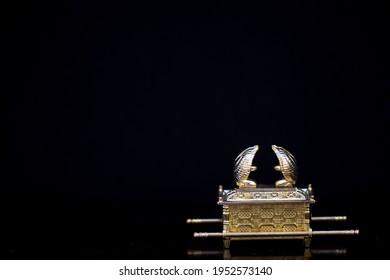 Ark Of Covenant Jewish Holiness