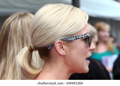 ARLINGTON, TX - APR 18: Kellie Pickler Attends The Cracker Barrel Old Country Store Country Checkers Challenge At Globe Life Park In Arlington On April 18, 2015 In Arlington, Texas.