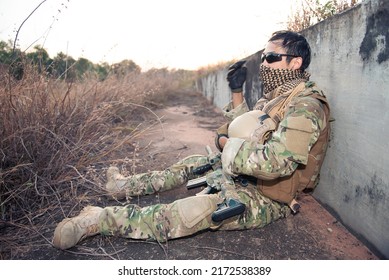 Armed Soldiers Were Waiting For A Chance To Shoot Back The Enemy,asian Soldier Concept