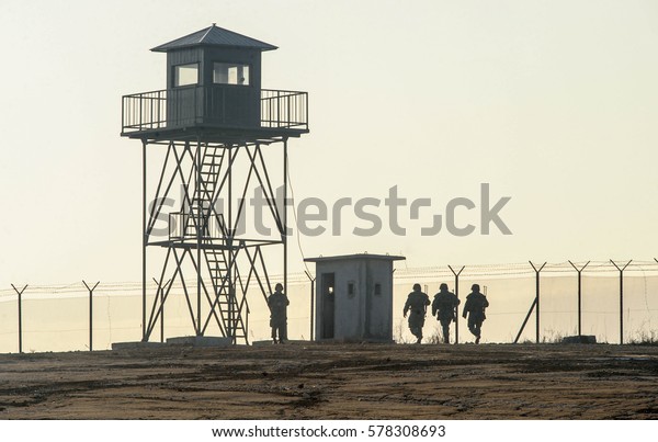 Army soldiers border
patrol