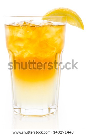 Arnold Palmer cold drink with lemon wedge.
