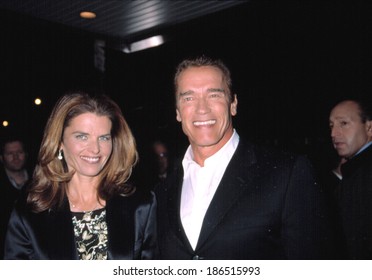 Arnold Schwarzenegger And Wife Maria Shriver At Benefit Screening Of COLLATERAL DAMAGE, NY 2/6/2002