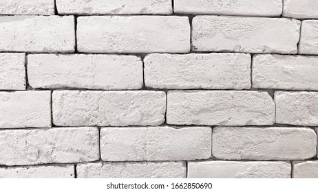 The Arrangement Of The Bricks Is Not Straight But Can Be Blocked In A Straight Line