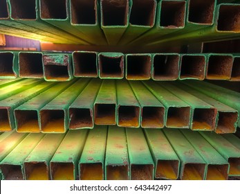 The arrangement of rectangular steel box with rustproof paint. Before use