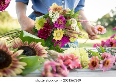 Arranging A Fresh Flower Boquet