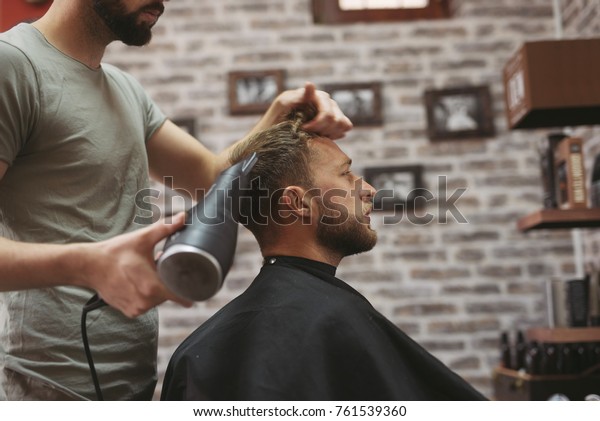 Arranging Male Hair Hairdressers Salon Royalty Free Stock Image