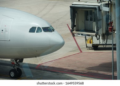 Arrival Aircraft And Aero Bridge