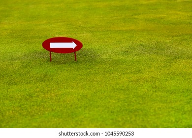 Arrow indication exit golf course