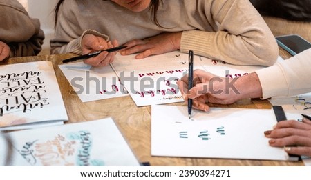 Art lettering workshop. Learning to draw letters. College classes.