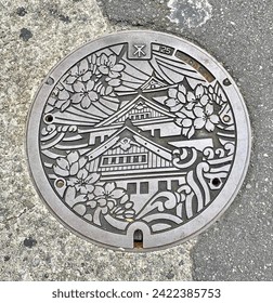 art on the manhole cover of Matsue castle