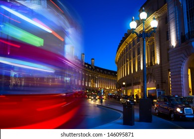 art Piccadilly Circus in London by night
