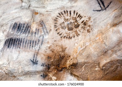 Art In Yourambulla Cave Flinders Ranges Australia Lines Indicate Emu And Kangeroo