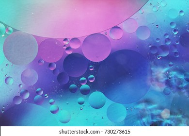 Ein kunstvoller bunter Hintergrund mit Blasen. Abstrakter Hintergrund