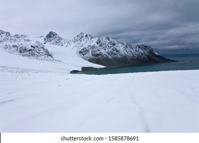 Artic landscape, Magdalenafjorden, Spitsbergen, Svalbard, Norway, Europe, artic summer