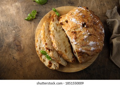 Artisan bread with sun dried tomatoes - Powered by Shutterstock