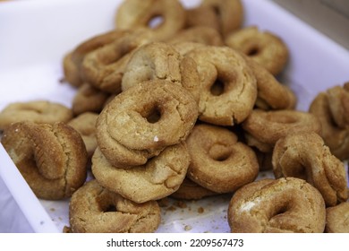 Artisan Fried Donuts In Market Food, Alimentation