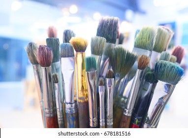 Artistic paint brushes