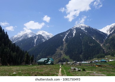 Aru Valley Tourist Attraction Pahalgam Kashmir Stock Photo 1081750493 ...