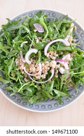 Arugula Salad With Spelt And Onions