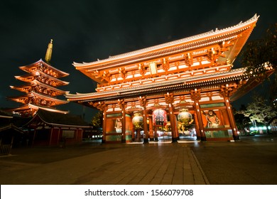 Sensō-ji, Asakusa, Tokyo– October 26, 2018: The Hōzōmon, houses two guardian statues located on either side of the gate, is the inner entrance gates that ultimately leads to the Sensō-ji in Asakusa. 