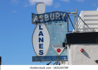 Asbury Park, NJ - October 3 2020: Vintage Sign For The Asbury Lanes Bowling Center And Diner