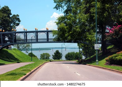 Ashburn Coppock Park And South Bluffs Are Connected By A Pedestrian Bridge In Downtown, Memphis, Tennessee.  Metal Bridge Passes Over Riverfront Drive. 