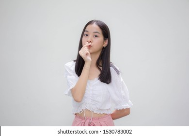 https://image.shutterstock.com/image-photo/asia-thai-teen-white-tshirt-260nw-1530783002.jpg