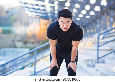 Asian Athlete Has Severe Shortness Of Breath After Training, Breathes Fast Heartbeat, After Running Training