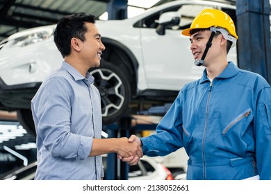 Asian Automotive Mechanic Repairman Handshake Client Stock Photo ...