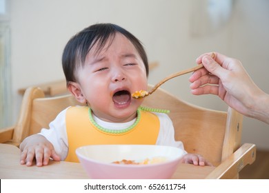 2,597 Baby Eating Crying Images, Stock Photos & Vectors | Shutterstock