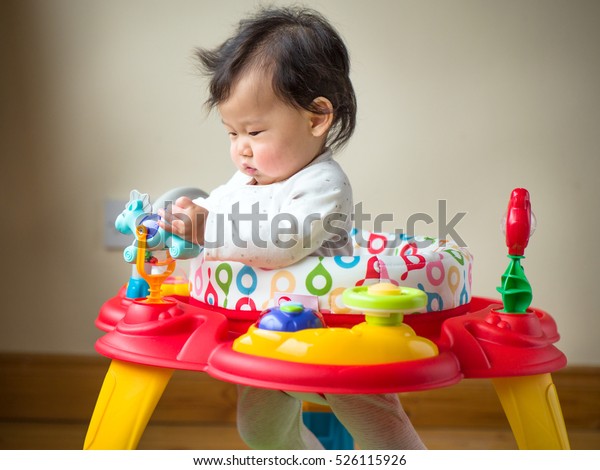 entertainer baby toys