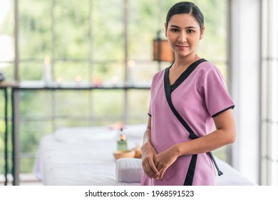 Asian Beauty Woman In Uniform As Massage Therapist Of Spa Salon And Massage Treatment Center