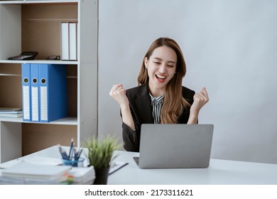 Asian Businesswoman Formal Suit Office Happy Stock Photo 2173311621 ...