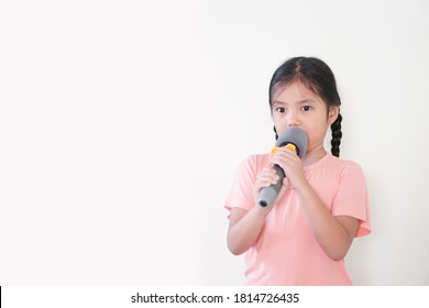 17 Asian kid speaker microphone Images, Stock Photos & Vectors ...