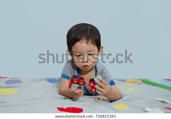 baby lay down toys