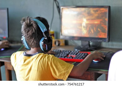 1,315 Kid Behind Computer Images, Stock Photos & Vectors | Shutterstock