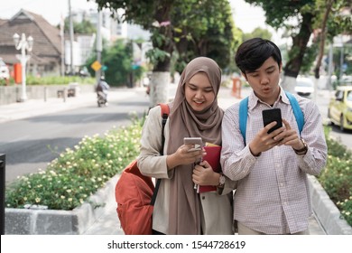 65 Male Walk Handphone Images, Stock Photos & Vectors | Shutterstock