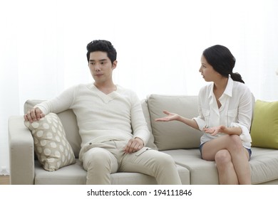  Asian Couple Arguing