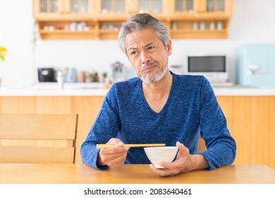 Asian Elderly Man Who Eats,no Appetite