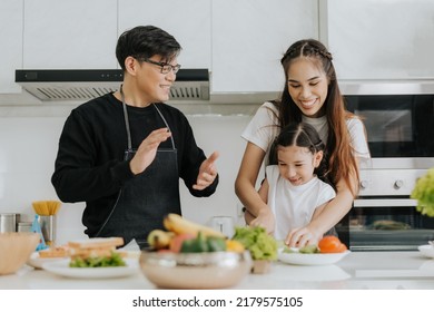 8 Mom And Dad Talking With Teenage Daughter Outside Images, Stock ...