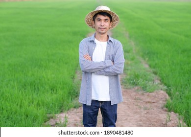 腕組み アジア の写真素材 画像 写真 Shutterstock